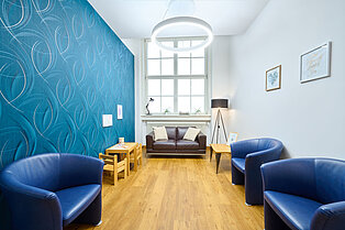 Das Wartezimmer der Zahnarztpraxis Dr. Manuela Ringlers Zahnstube in Erlangen